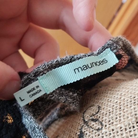 Maurices sweater - Picture 6 of 7